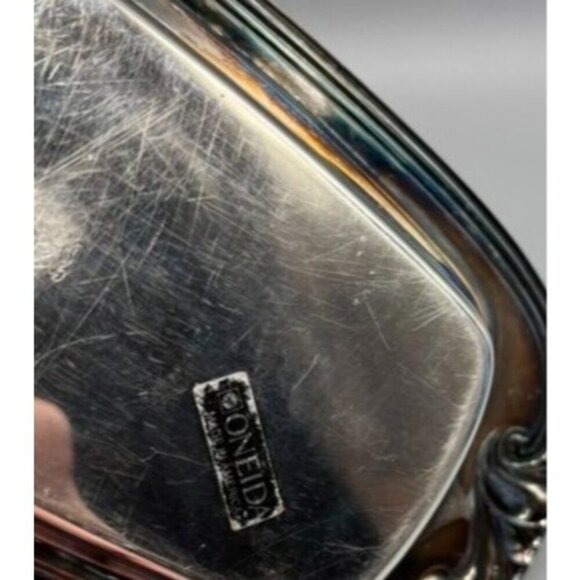 Vtg Oneida Silver Plated Butter Dish With Glass Insert & Ornate Details - Picture 6 of 6